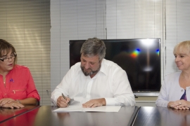 Imágen de Enacom firm un convenio con el Consejo Nacional de las Mujeres