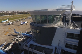 Imágen de Sanciones por la interferencia en la torre de Aeroparque