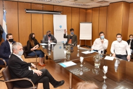 Imágen de Entrega de 26 mil tarjetas telefnicas para barrios populares