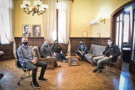 Imágen de Reunin con el intendente de Navarro para reducir la brecha digital