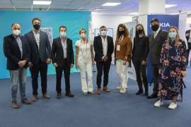 Imágen de Visita de intendentes y diputados a la expo 5G