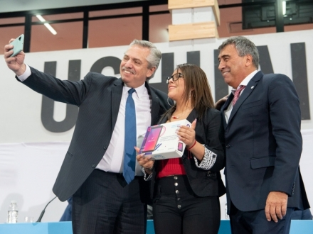 Imágen de Anuncios de conectividad en Tierra del Fuego junto con el presidente, Alberto Fernández