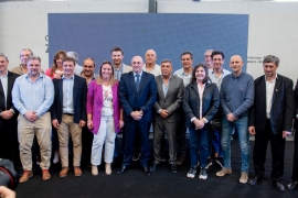 Imágen de Entrega de tablets y obras de conectividad para 19 municipios bonaerenses