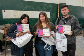 Imágen de Entrega de tablets en municipios de la costa bonaerense