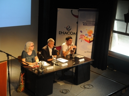 Imágen de Presentacin de la Serie Adolescencias, Juventudes, Medios y TIC