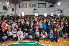 Imágen de Entrega de tablets en Cauelas